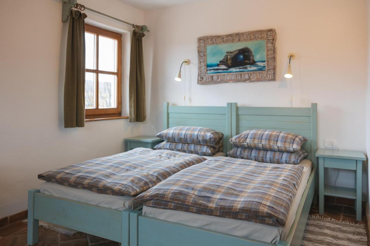 Guesthouse Novak Dvor Exterior photo